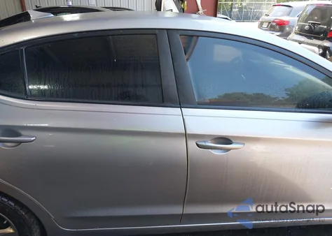 2017 Hyundai Elantra Se из США, поврежденный, VIN 5NPD84LF0HH193153